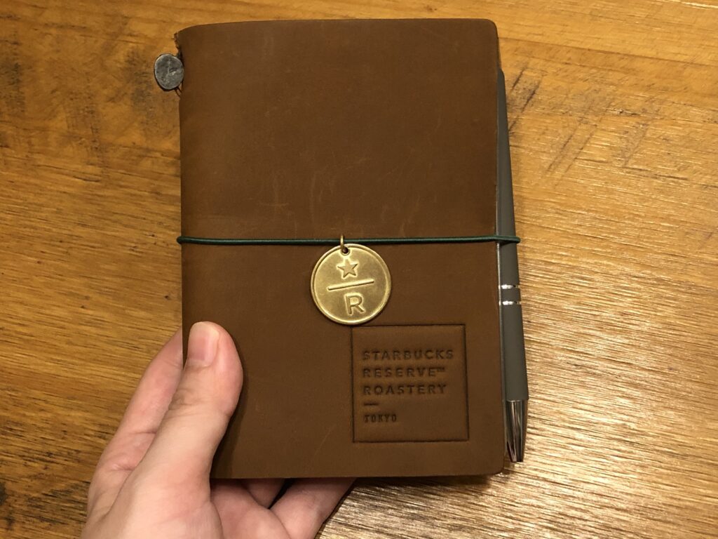 スタバ　リザーブロースタリー東京　トラベラーズノート　パスポートサイズ　キャメル